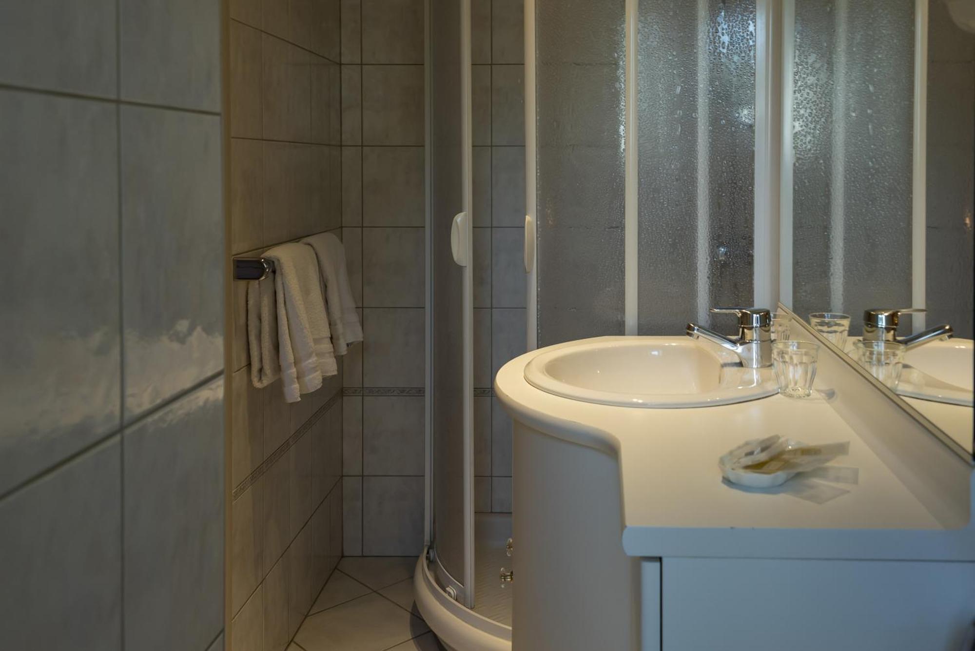 Hostellerie De La Motte Jean Saint-Coulomb Zewnętrze zdjęcie