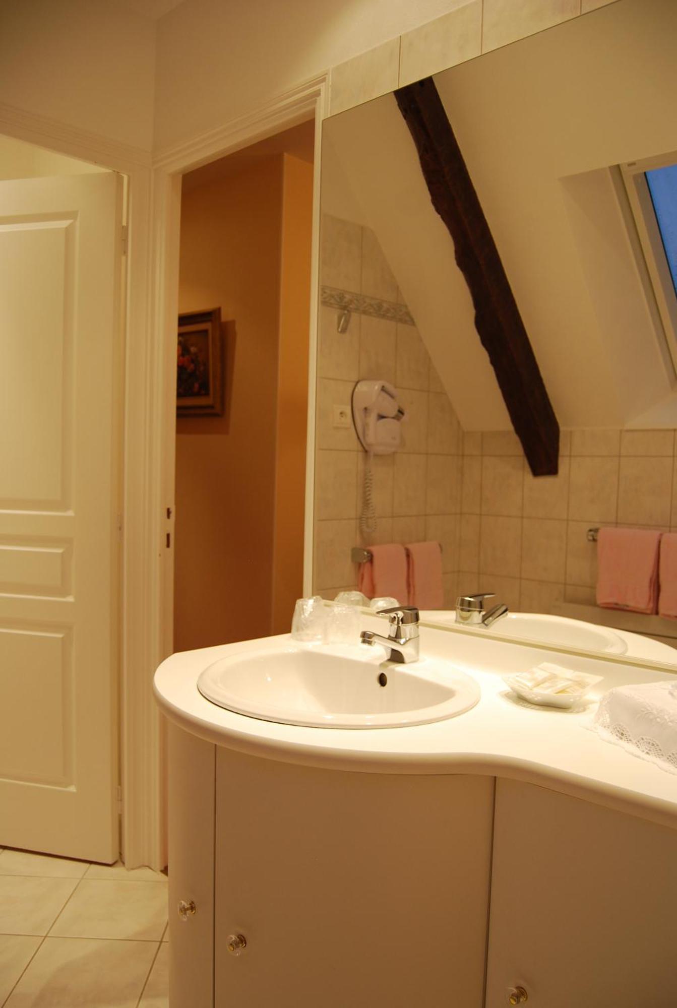 Hostellerie De La Motte Jean Saint-Coulomb Zewnętrze zdjęcie